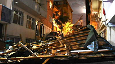 Trees collapse, roofs fly as thunderstorm ravages Istanbul