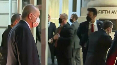 President Erdogan chats to Turks converged outside his hotel in NYC