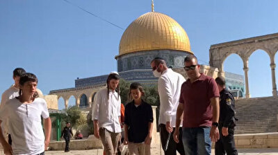 Scores of Israeli settlers force their way into Al-Aqsa complex to observe Sukkot