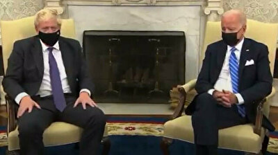 Reporters sent packing from Oval Office during bizarre Johnson-Biden meeting