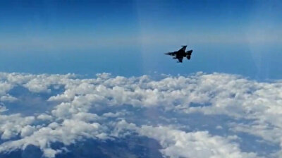 Turkish jets fly over Europe's tallest active volcano in magnificent performance