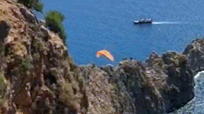 Paraglider airlifted to hospital after flight mishap in southern Turkey