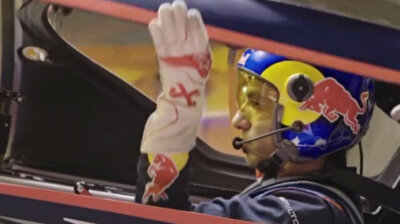 Italian stunt pilot breaks longest tunnel flight world record in Istanbul