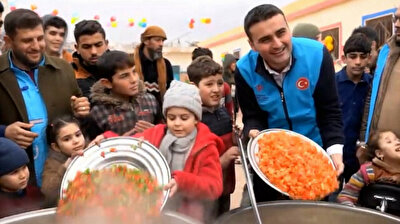 Turkish superstar chef CZN Burak cooks for displaced Syrian kids in Idlib