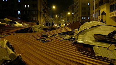 Strong winds tear off dormitory roof, damaging 5 cars in Turkey