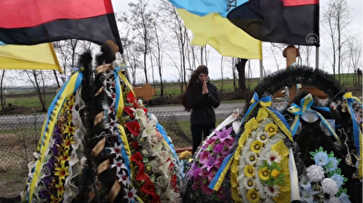 Grief-stricken Ukrainian woman mourns fiance killed in Russian attacks