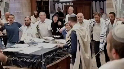 Jews hold religious ritual at Ibrahimi Mosque