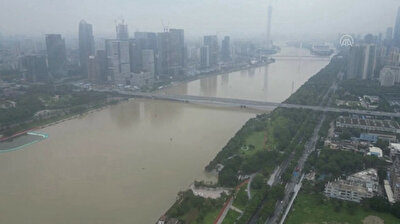 Astronomical tide hits China's Guangzhou