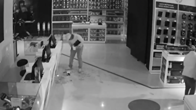 Thieves steal tech goods worth 3 million TL in 3 min in Istanbul