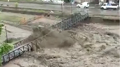 Bridge catastrophically collapses as flash flooding hits northern Türkiye