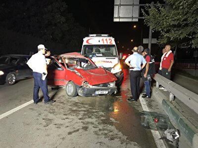 Bursa Da Trafik Kazasi 1 I Agir 4 Yarali Son Dakika Bursa Haberi