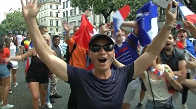 Thousands of fans flock to Paris fan zone, bars, streets, for World Cup final