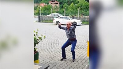 Putin lookalike performs Turkish folk dance