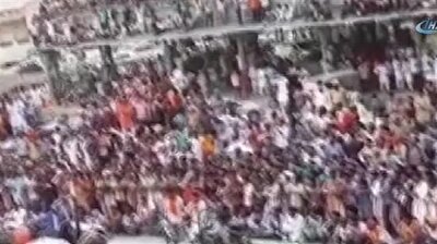 ليس زلزالًا أو كارثة بل انهيار منصة تقل العشرات بالهند