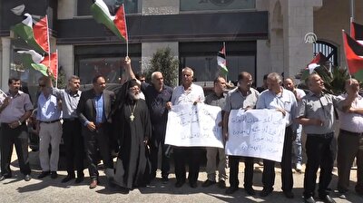 Palestinians protest US decision to cut funding to UNRWA