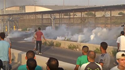 Israeli soldiers intervene in UNRWA protests near border