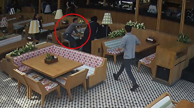 Quick-thinking Turkish waiter saves choking tourist’s life