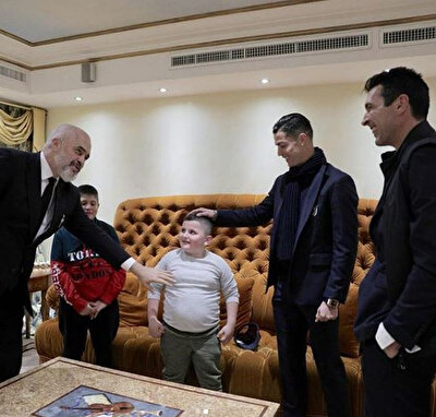 Sürpriz buluşmada keyifler anlar yaşandı.