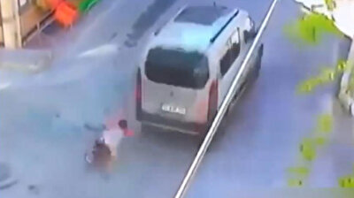 Little boy on bike barely cheats death in Turkey