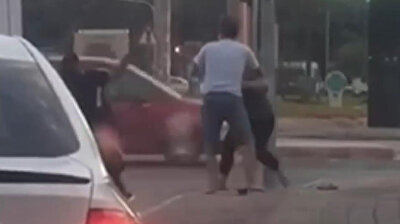 Sticks and stones: couple, single man attack each other with bats in Turkey