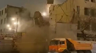 Building demolition goes wrong, causing panic in Russia