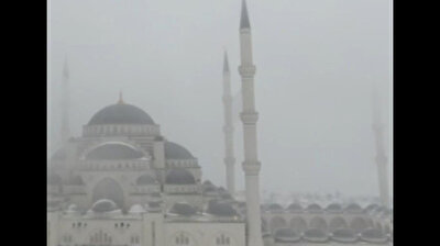 Turkey's largest mosque dazzles Istanbulites after magical snowfall