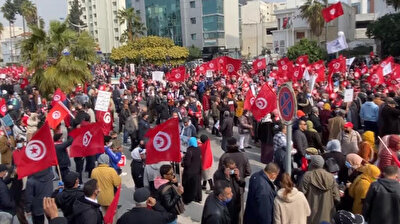 Ennahda Movement supporters march for unity and dialogue