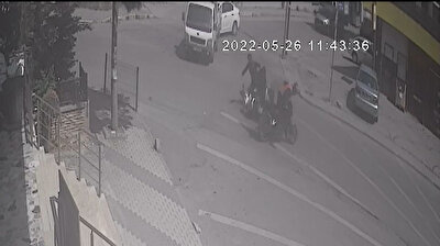 حادث عنيف.. لحظة تصادم دراجتين ناريتين في إسطنبول