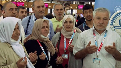شاهد.. توديع أول قافلة للحجاج الأتراك في مطار إسطنبول