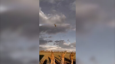 شاهد: جنود أوكرانييون يحييون صاروخًا من طراز كروز في السماء