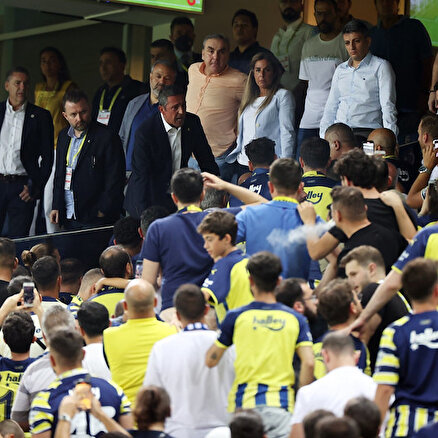 Ali Koç, Fenerbahçeli taraftarlarla tartıştı