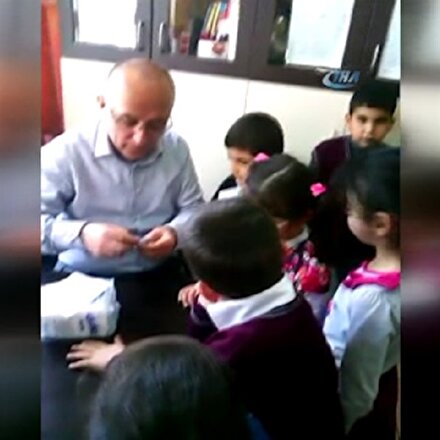 Ahmet öğretmenin öğrencileriyle görüntüleri ortaya çıktı