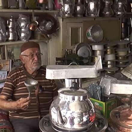 60 yıllık mesleğini oğullarına öğretemeden bıraktı