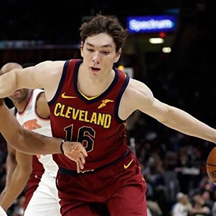 Gururumuz Cedi Osman, ABDli spikere Türkçe öğretiyor
