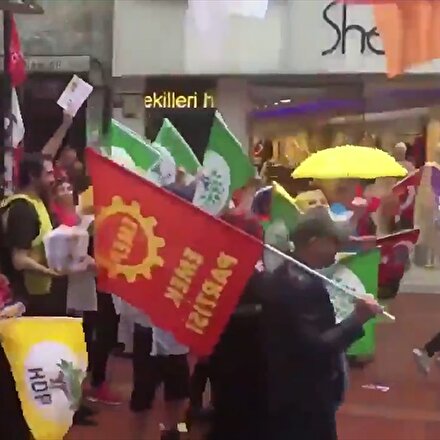 Muharrem İncenin Maltepe mitinginde HDP bayrakları