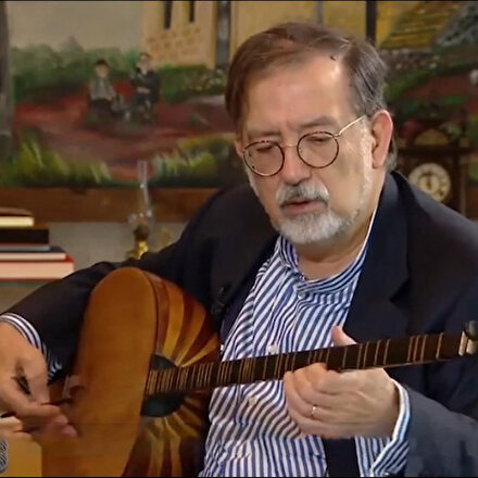 Tarihçi Murat Bardakçıdan tambur resitali