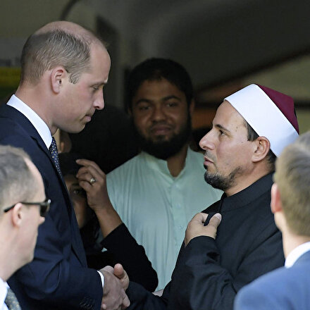 Prens William Yeni Zelandada Nur Camisini ziyaret etti