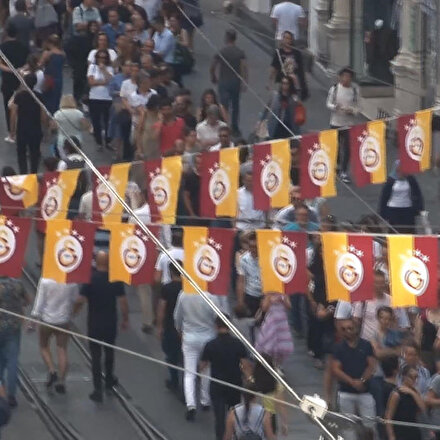 50 öğrenci alınacak denildi yüzlerce kişi sıraya girdi