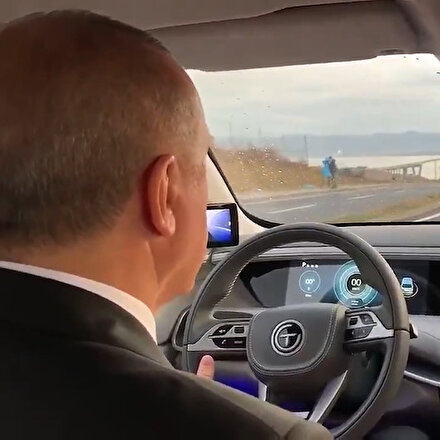 Cumhurbaşkanı Erdoğan TOGG ile test sürüşünde