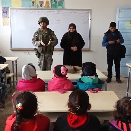 Barış Pınarı Bölgesindeki çocuklar okullarına kavuşmanın mutluluğunu yaşıyor