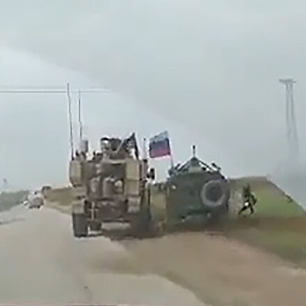 ABDye ait zırhlı araç Rus zırhlı aracını yoldan çıkardı