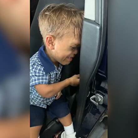 9 yaşındaki cüce çocuk gözyaşları içinde ölmek istedi