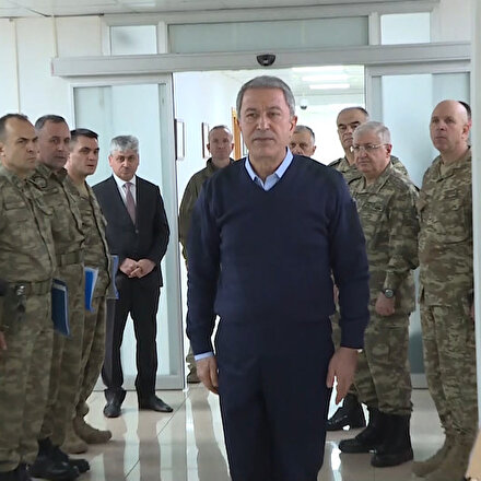Savunma Bakanı Akar ve komutanlar sıfır noktasında