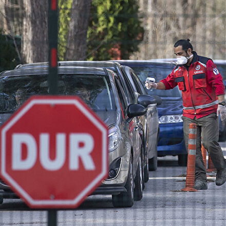 Avrupaya açılan sınır kapılarında alarm: Koronavirüse karşı önlemler artırıldı