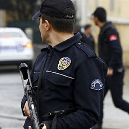 Sokakta kavga eden 13 kişiye sosyal mesafeyi bozmaktan 41 bin lira para cezası