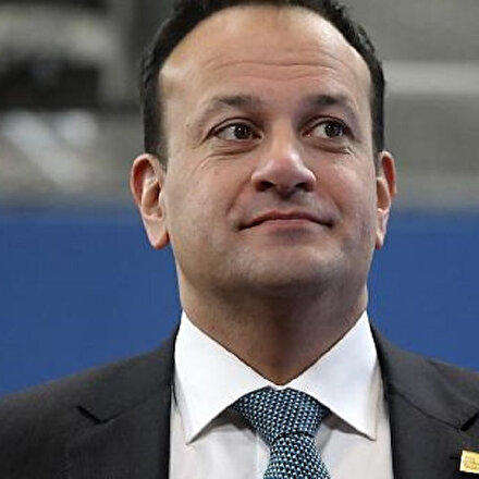 Asıl mesleği doktorluk olan İrlanda Başbakanı Varadkar, koronavirüsle mücadele için haftada bir gün görev yapacak