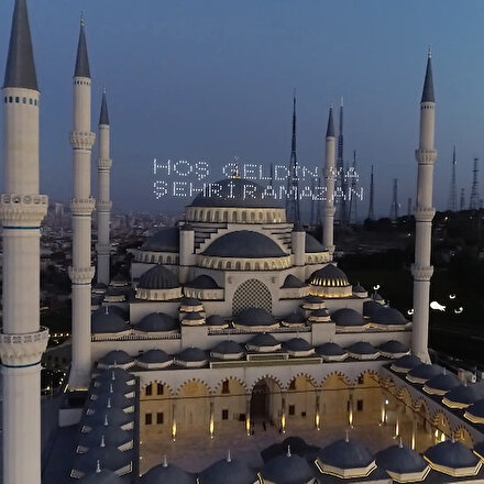Ramazanın ilk gününde Çamlıca Camii havadan görüntülendi