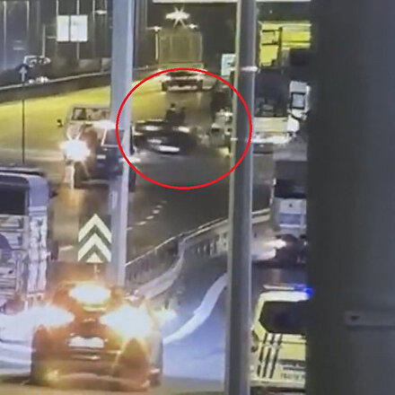 Alkollü sürücü trafik polisine çarpıp kaçtı