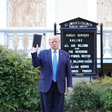 Trumpın elinde İncil ile kiliseye yürümesi böyle yorumlandı: Gösteriş ve gereksiz meydan okuma