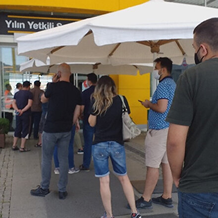 Sıfır otomobil almak için kuyruğa girdiler